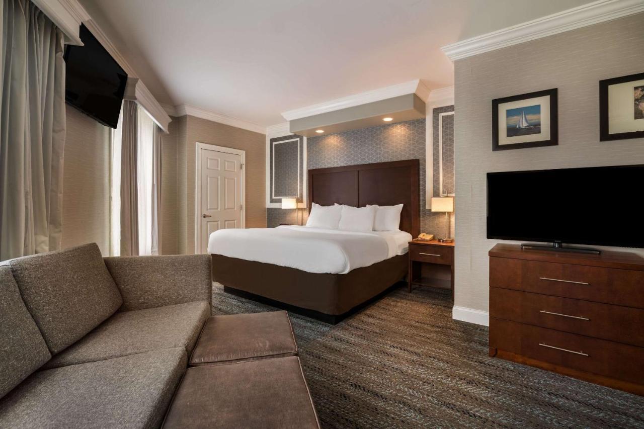 Comfort Inn & Suites Plattsburgh - Morrisonville מראה חיצוני תמונה